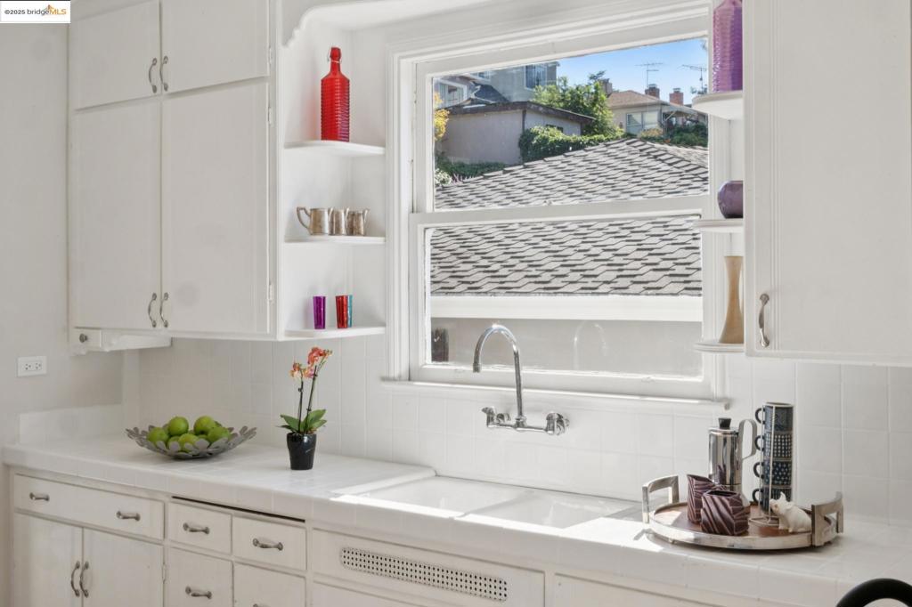 REDWOOD HEIGHTS - Residential