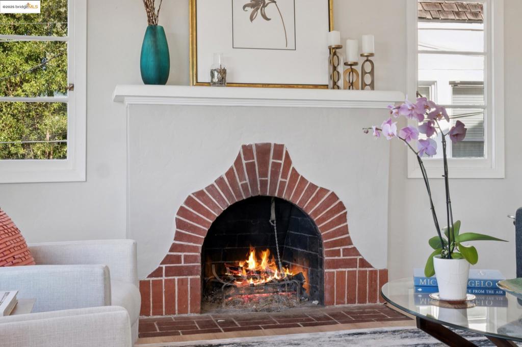 REDWOOD HEIGHTS - Residential