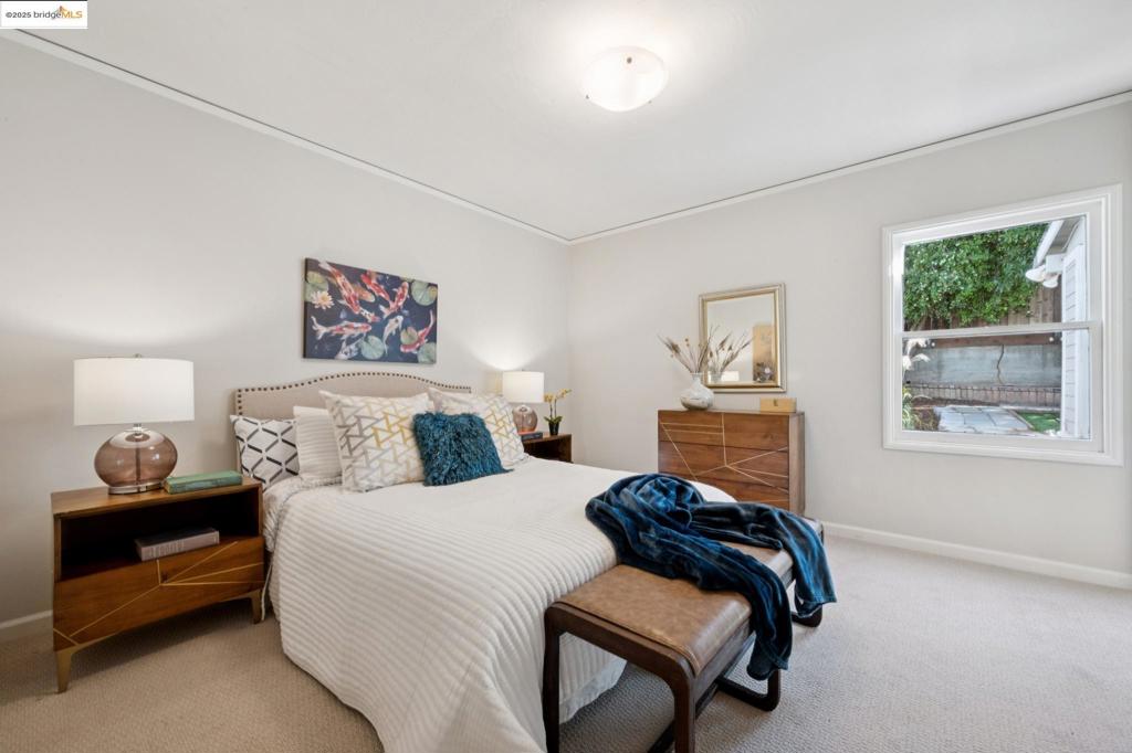 REDWOOD HEIGHTS - Residential