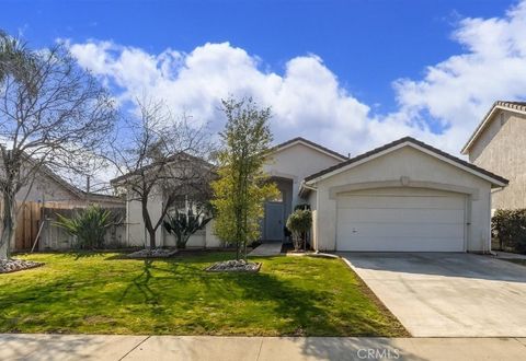 Photo of 4906 Shadow Stone Drive, Bakersfield, CA 93313 (MLS # OC26088095)