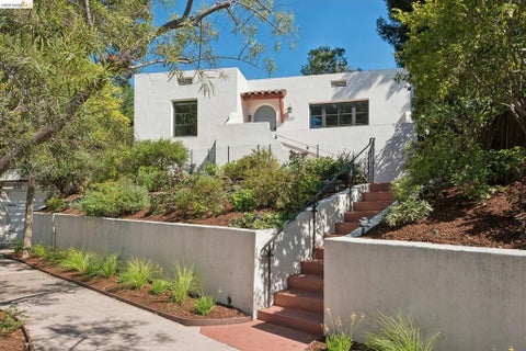 Photo of 220 Moraga Ave, Piedmont, CA 94611 (MLS # 41143684)
