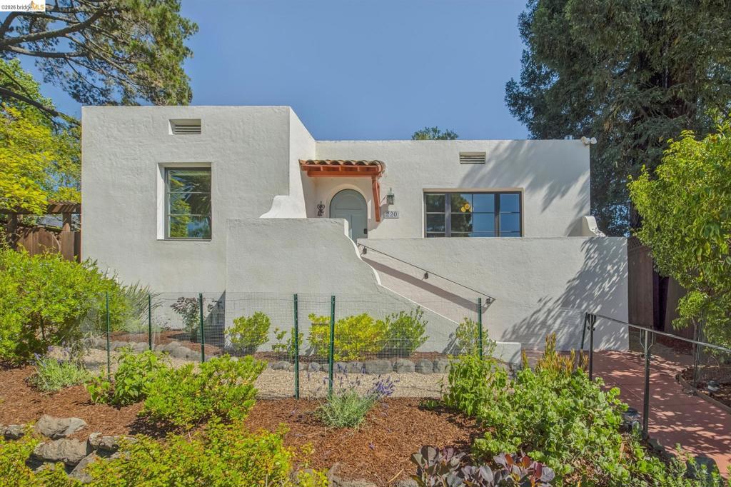 220 Moraga Ave