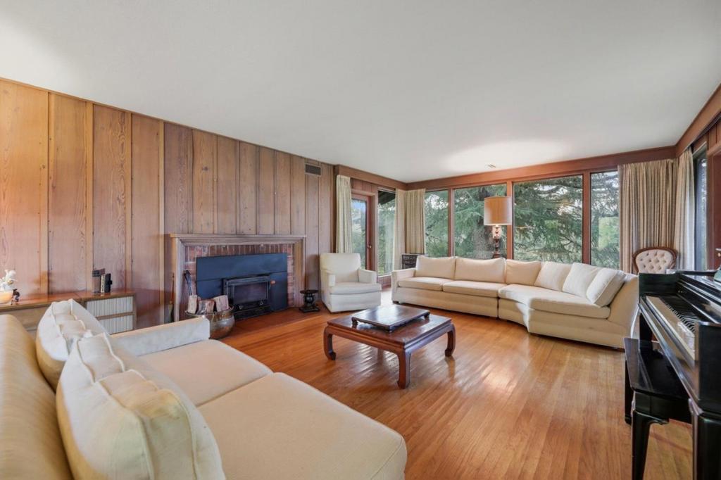 24733 Loma Prieta Avenue