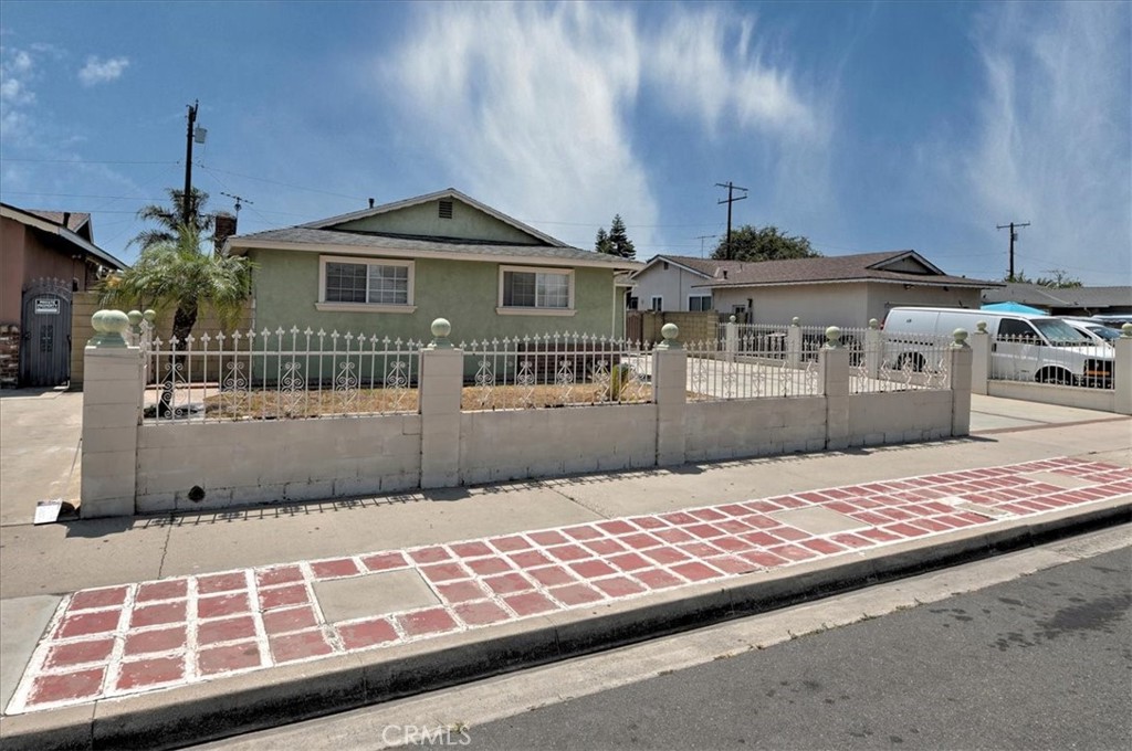 1316 E Romneya Drive