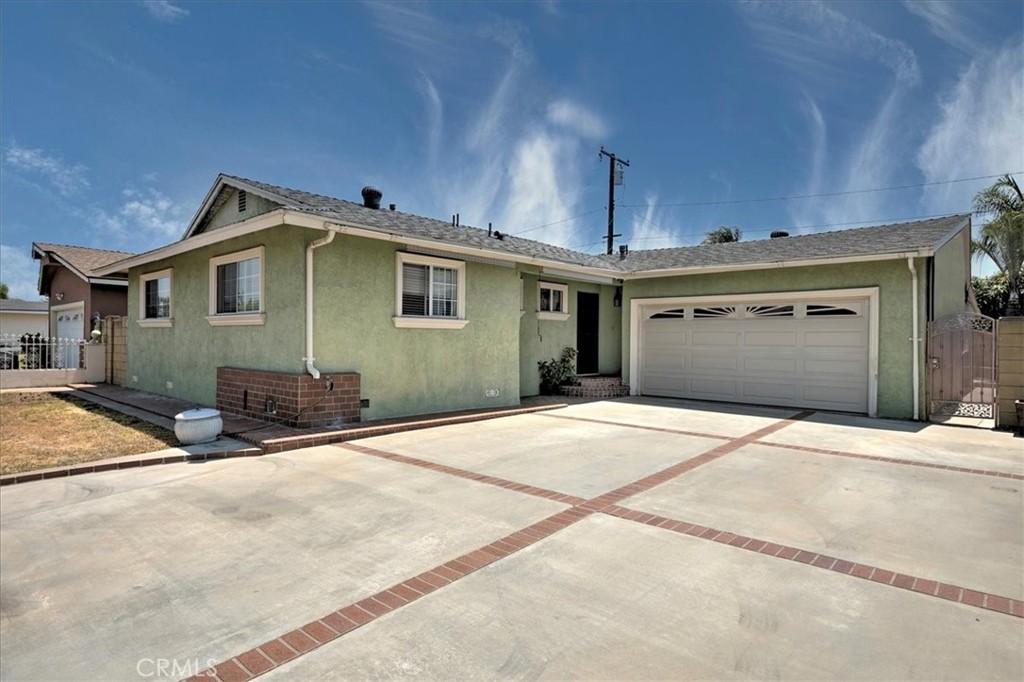 1316 E Romneya Drive