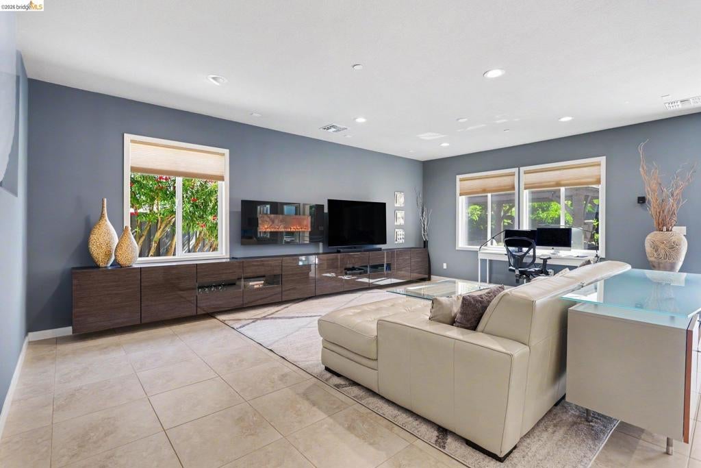 527 Peyton Ct