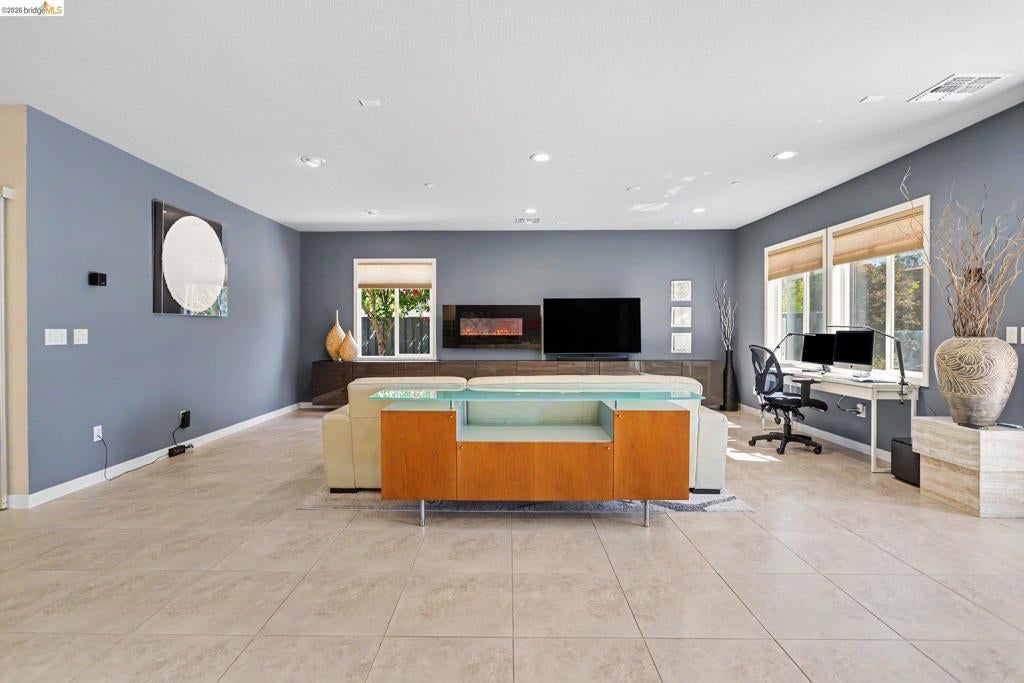 527 Peyton Ct