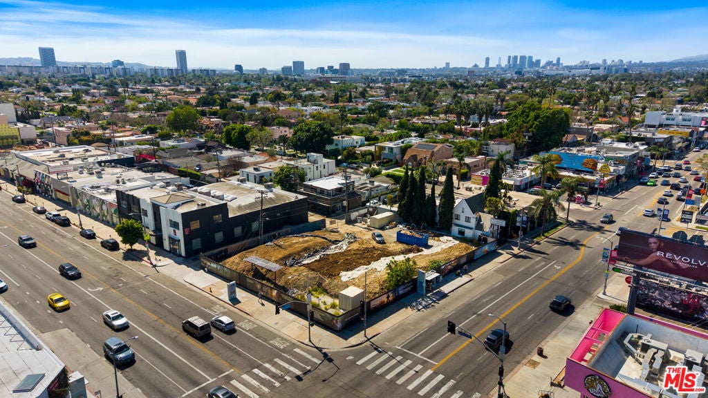 7100 - 7110 Melrose Avenue