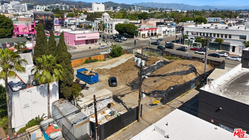 7100 - 7110 Melrose Avenue