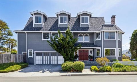 Photo of 533 Alsace Loraine Avenue, Half Moon Bay, CA 94019 (MLS # ML82044527)