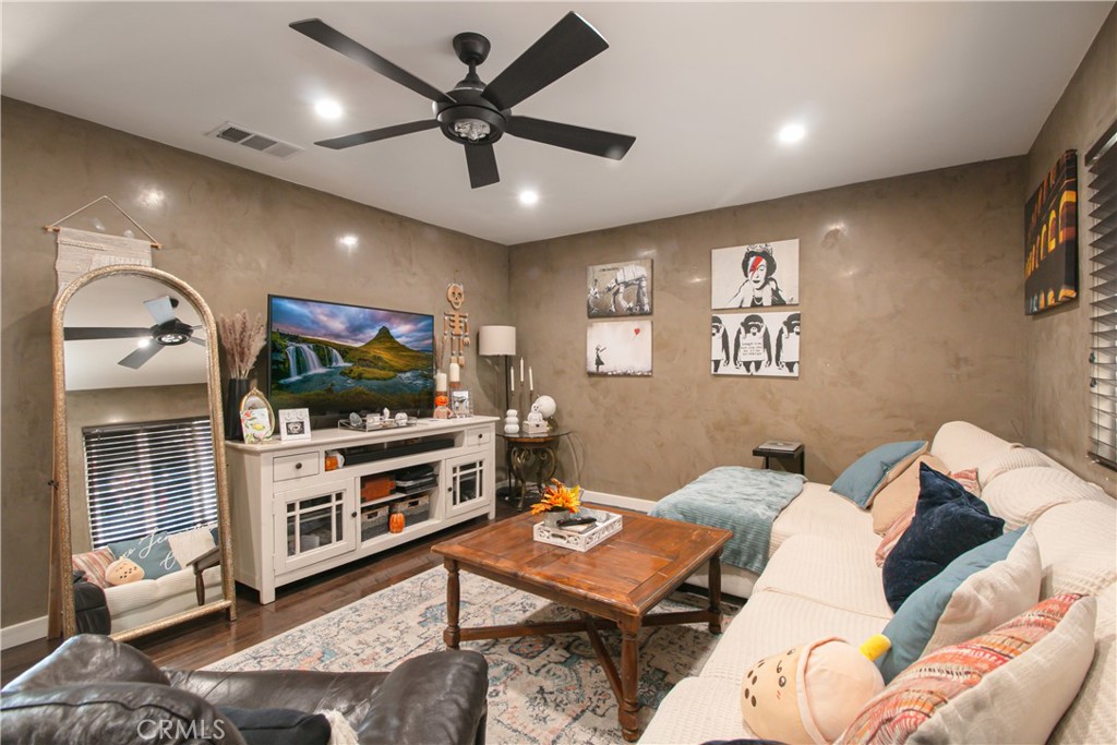 Santa Susana Knolls (166) - Residential Lease