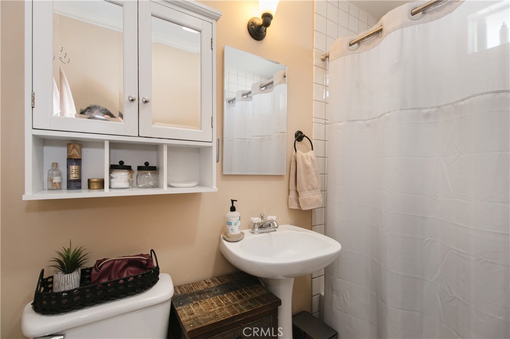 Santa Susana Knolls (166) - Residential Lease