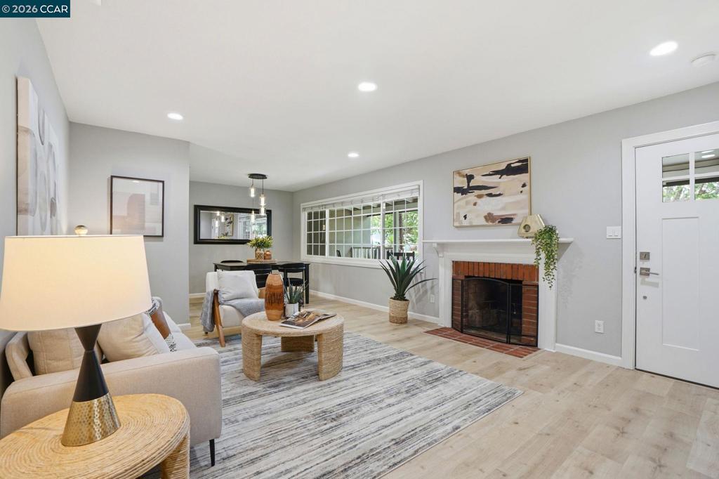 172 Jennie Dr