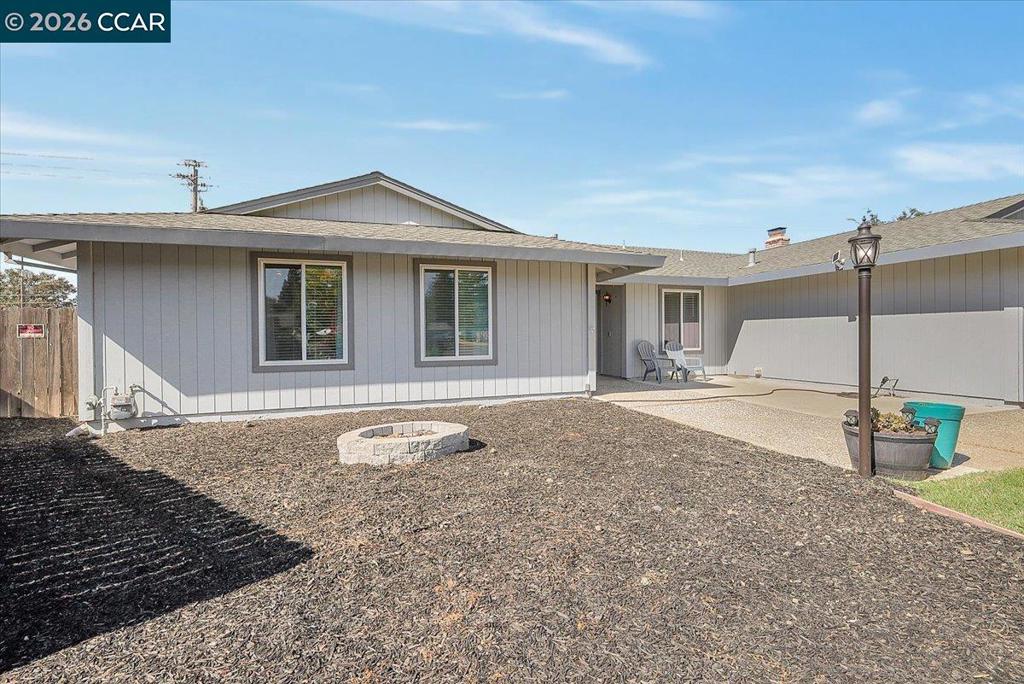 1590 Lisa Ct