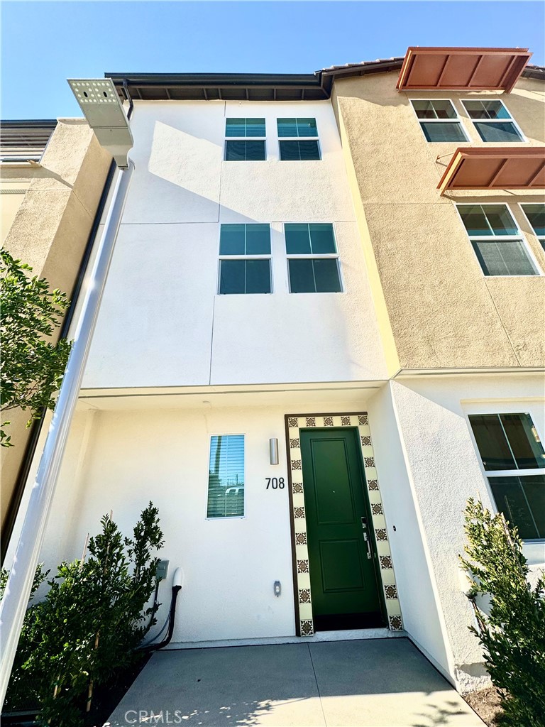 BRAND NEW CONSTRUCTION. Now available for lease. Live that penthouse life with Plan 4’s crave-worthy floor plan offering 1,493 sq. ft. of luxurious living space. Head upstairs to the main living area and find the expansive great room, contemporary kitchen, and dining area that leads out to a private deck. The gourmet kitchen is complete with a pantry and center preparation island with dual sinks that overlook the spacious great room. The kitchen includes full overlay, frameless flat panel contemporary maple cabinetry with knobs, granite slab kitchen countertops with your color choice of 6" backsplash, and GE stainless steel premium kitchen appliance package. This floor also includes a primary suite and two secondary bedrooms with an ensuite bathroom and walk-in closet. The generously sized primary suite is complete with a stunning, spa-like bathroom with dual sinks and walk-in closet. This plan comes with your color choice of Welcoming tile at entry, kitchen, bathrooms and laundry, Kohler plumbing features, and much more!
**RENT includes HOA fee**
**Garage is tandem parking**