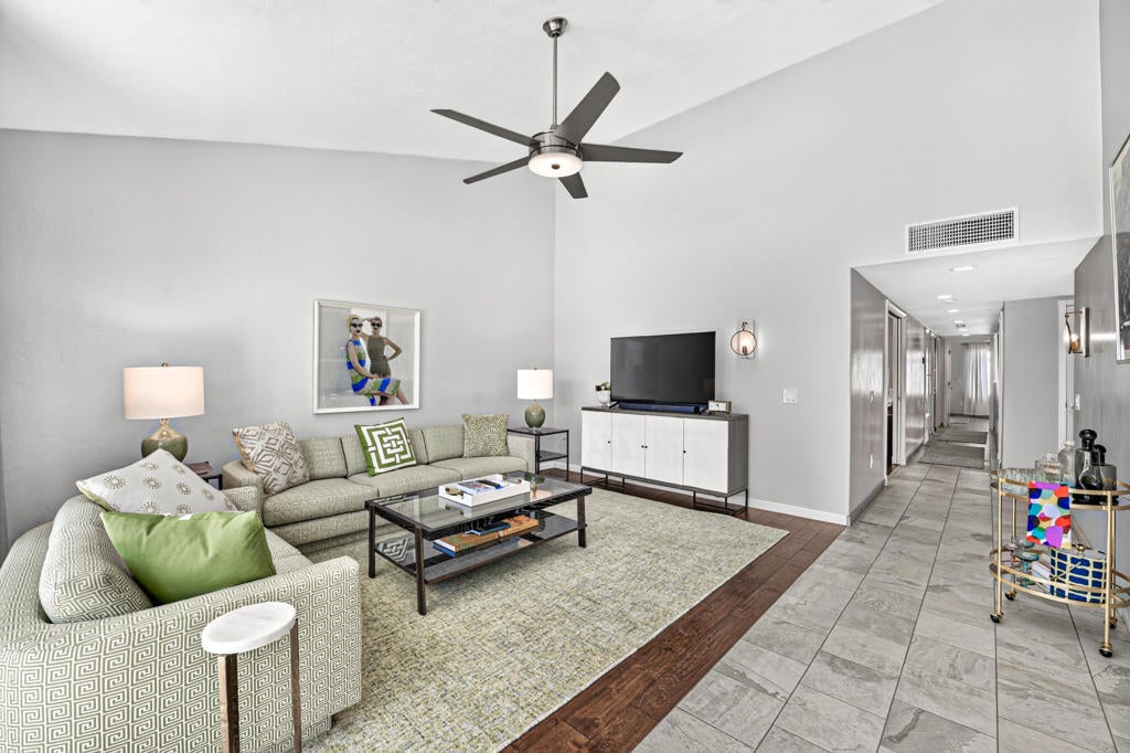 1707 Grand Bahama Drive W