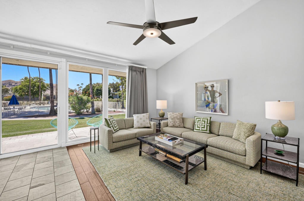 1707 Grand Bahama Drive W