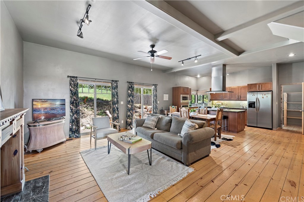 10950 Fox Springs Road