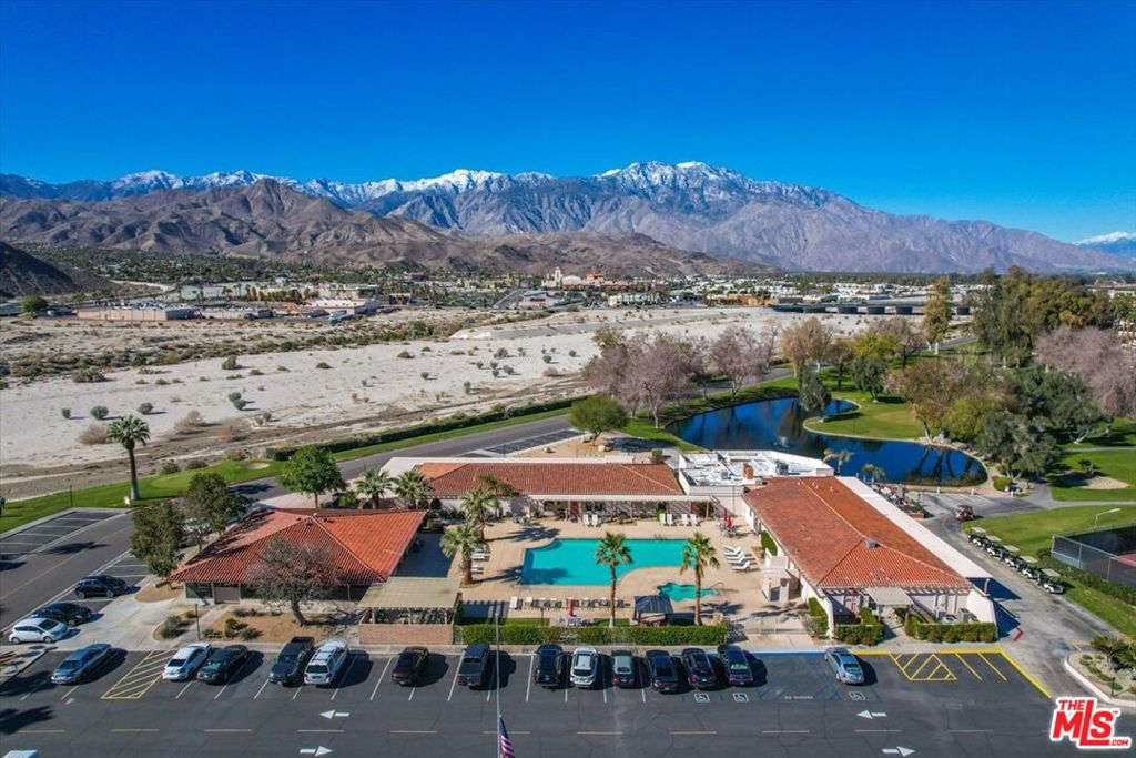 Date Palm Country Cl - Manufactured In Park