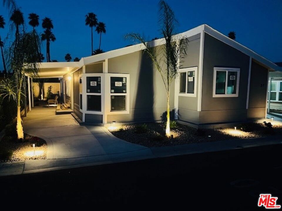 Date Palm Country Cl - Manufactured In Park