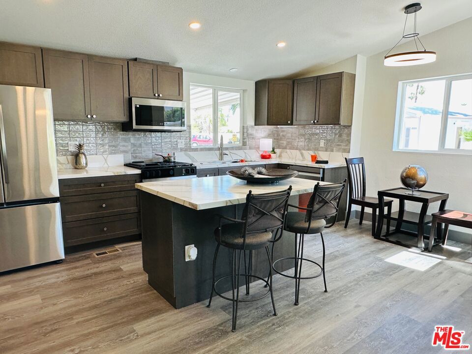 Date Palm Country Cl - Manufactured In Park