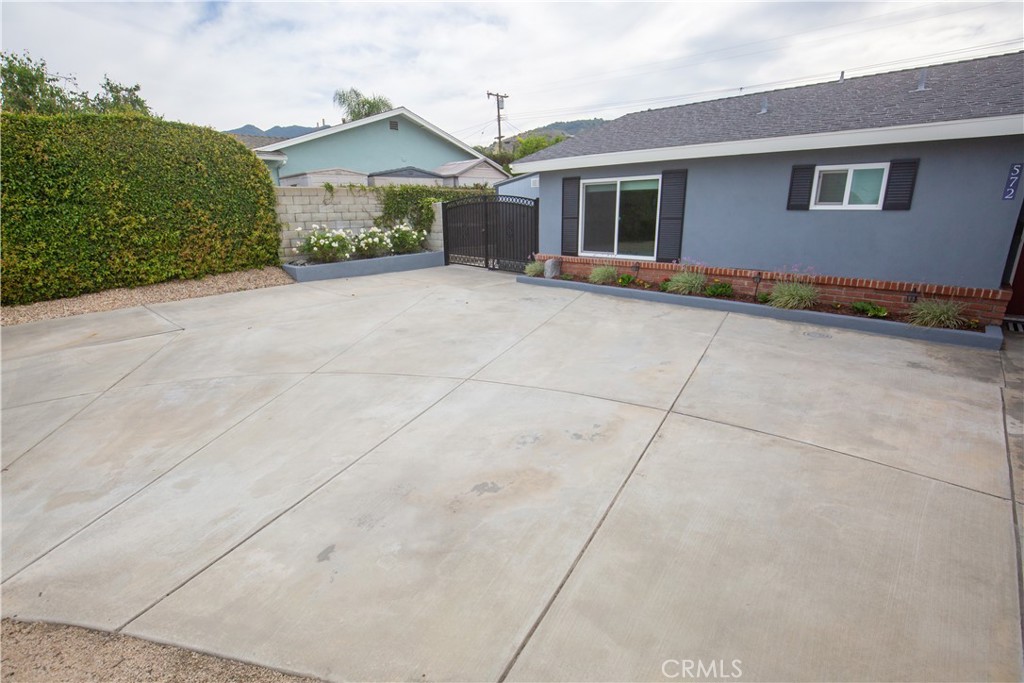 572 Willowgrove Avenue