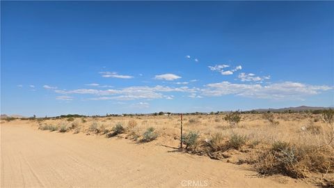 Photo of 0 Dalton Ave to Balboa Ave & 6th St, Mojave, CA 93501 (MLS # SR25200483)