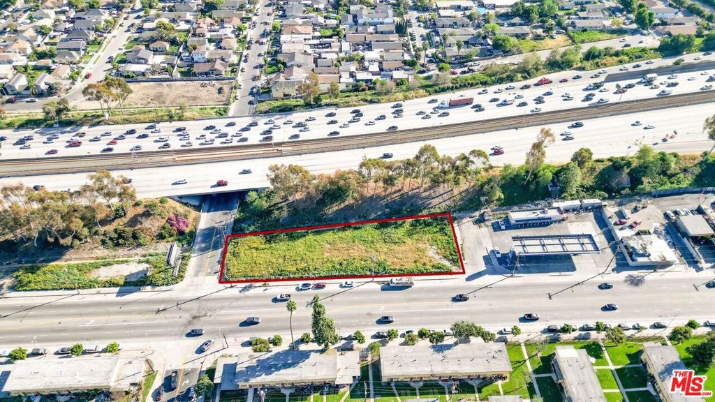 1422 E Imperial Highway