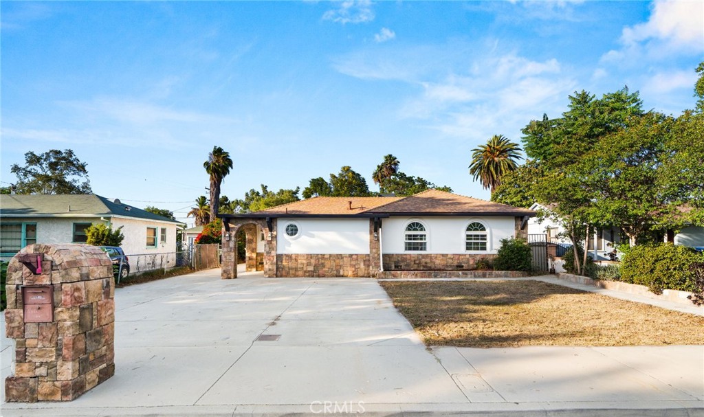 3869 Shamrock