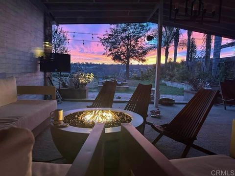 4826 Monongaheal W San Diego CA 92117