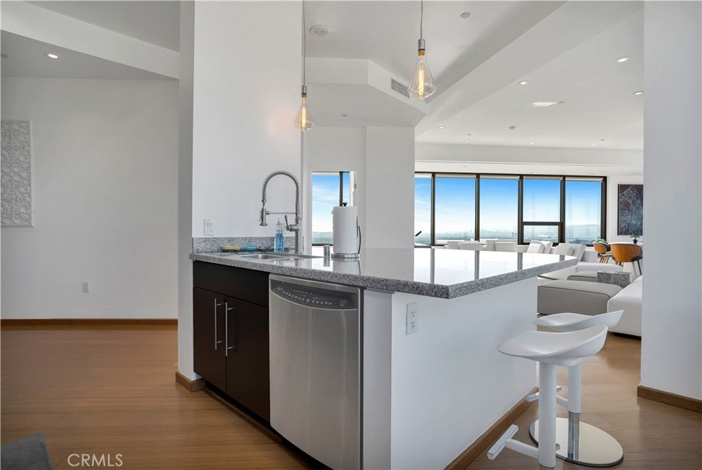 1100 Wilshire Boulevard 3302