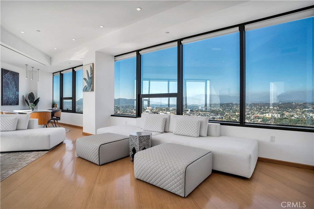 1100 Wilshire Boulevard 3302