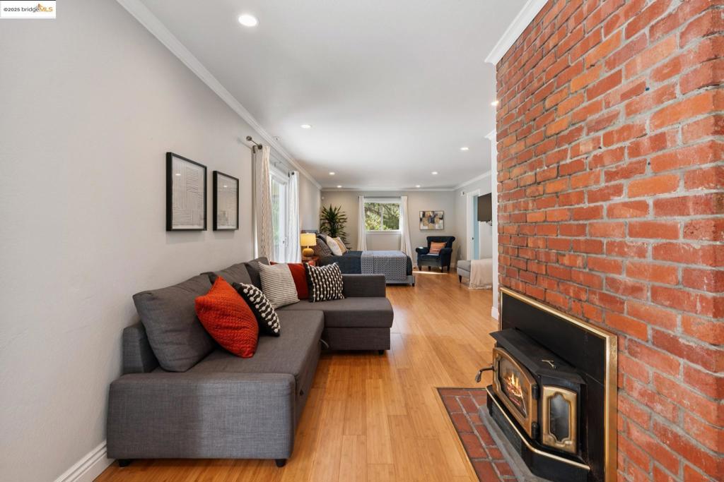 VALLEY VIEW - Residential