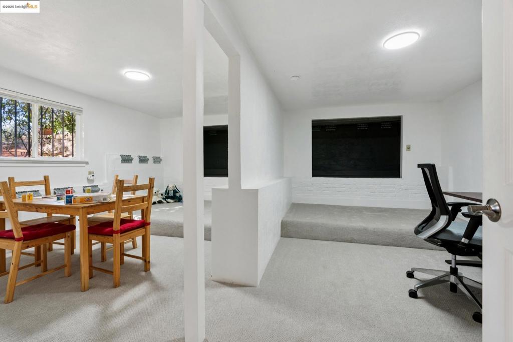 VALLEY VIEW - Residential