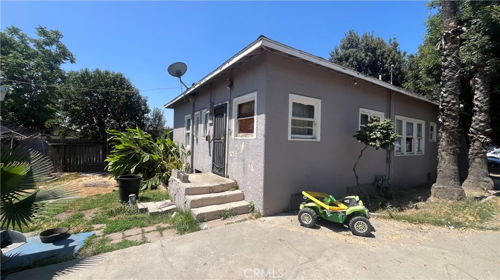 1259 N Mountain View