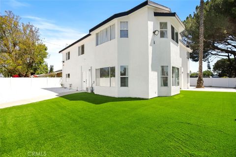 Photo of 7904 Tampa, Reseda, CA 91335 (MLS # SR26027425)