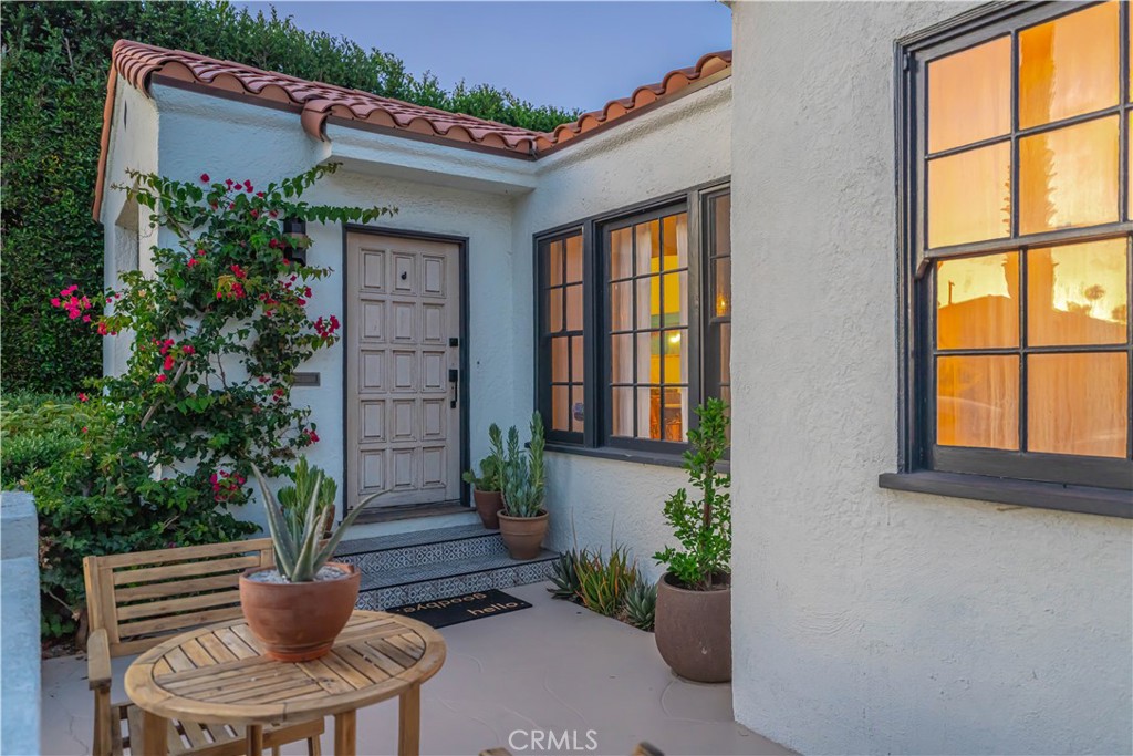824 Roswell Avenue