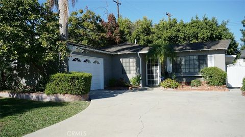 Photo of 15819 Rosalita Dr, La Mirada, CA 90638 (MLS # TR26016127)