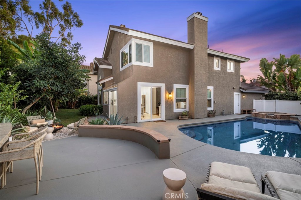 24882 Avenida Avalon
