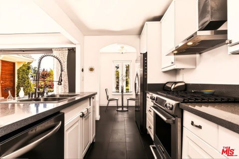 Tiny photo for 2250 Selby Avenue, Los Angeles, CA 90064 (MLS # 26998681)