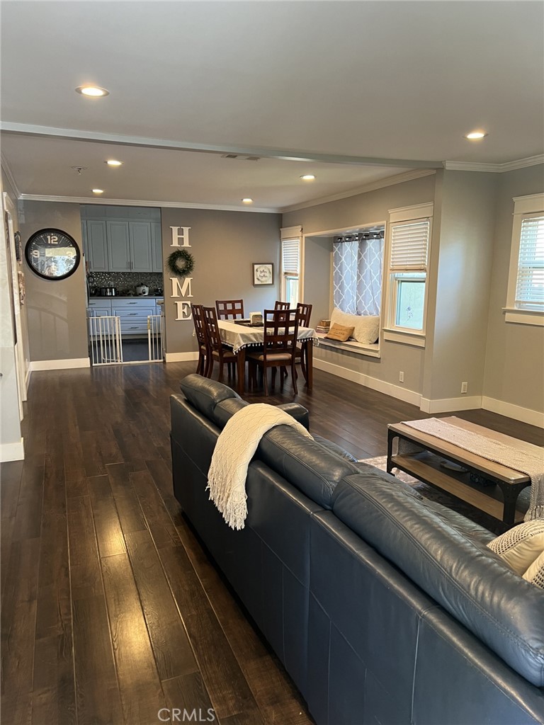 Properties 3 119 W Washington