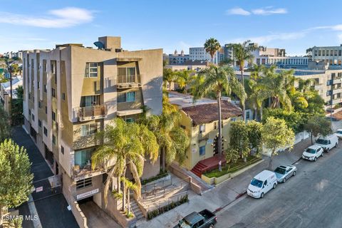 Photo of 2864 Sunset Place #406, Los Angeles, CA 90005 (MLS # 224002777)