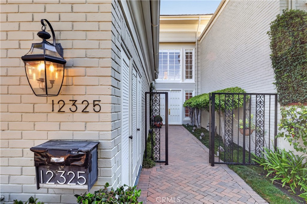 12325 Ridge Circle