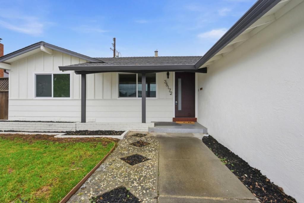 Photo of 35172 Lancero Street, Fremont, CA 94536 (MLS # ML82043135)