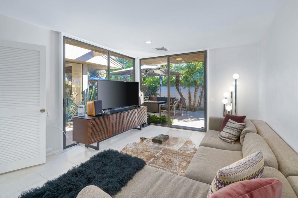 The Springs C.C. - Residential