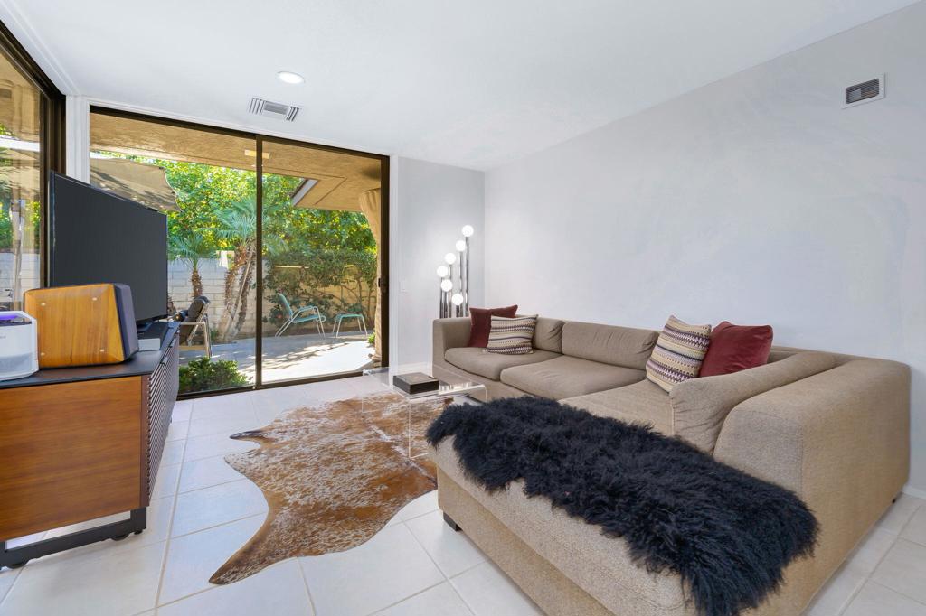 The Springs C.C. - Residential