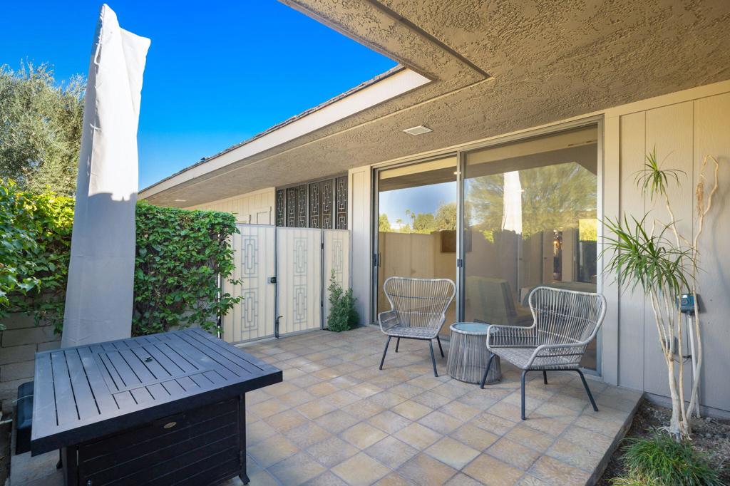 The Springs C.C. - Residential