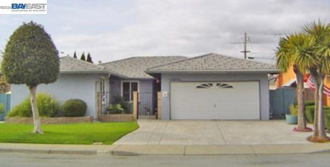 Photo of 35950 Wellington Pl Pl, Fremont, CA 94536 (MLS # 41132578)