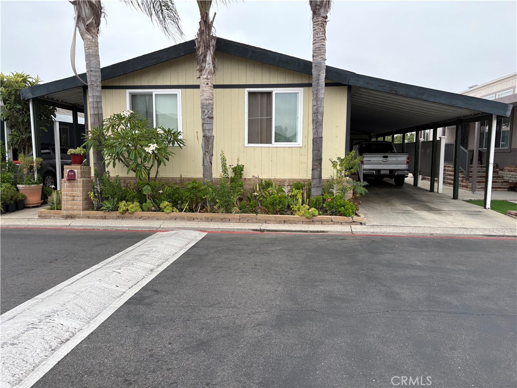 Gorgeous and cozy mobile home located inside the Gated mobile home community of Stoneridge Mobile Home Park. Features 3 bedrooms and 2 Bathrooms. Sold as is condition, seller is willing to considerate any offer.