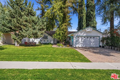 Photo of 16809 Armstead Street, Granada Hills, CA 91344 (MLS # 26648923)